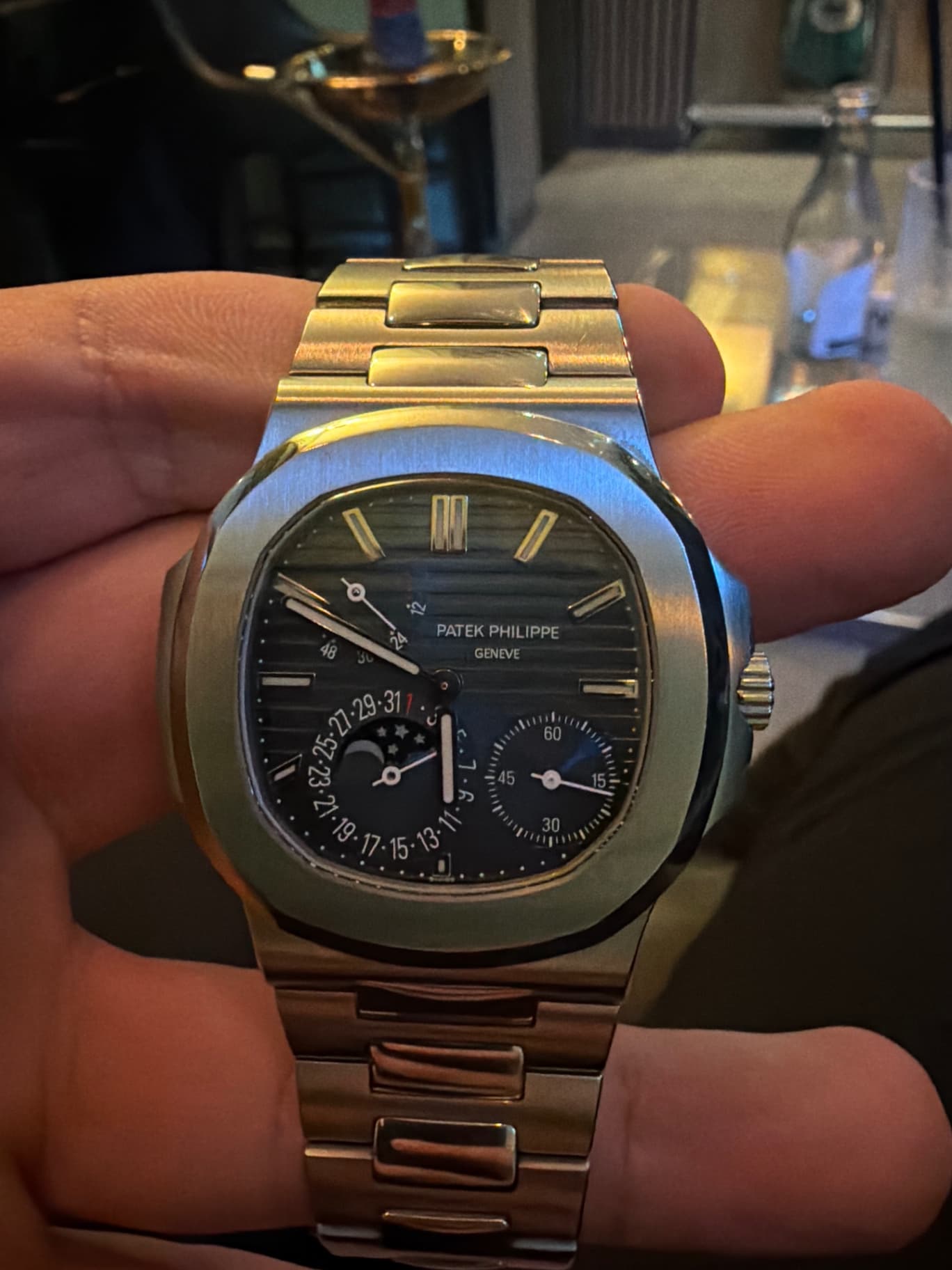 Patek Philippe Nautilus – Ref. 5712/1A-001, Sehr gut – Bild 1/4