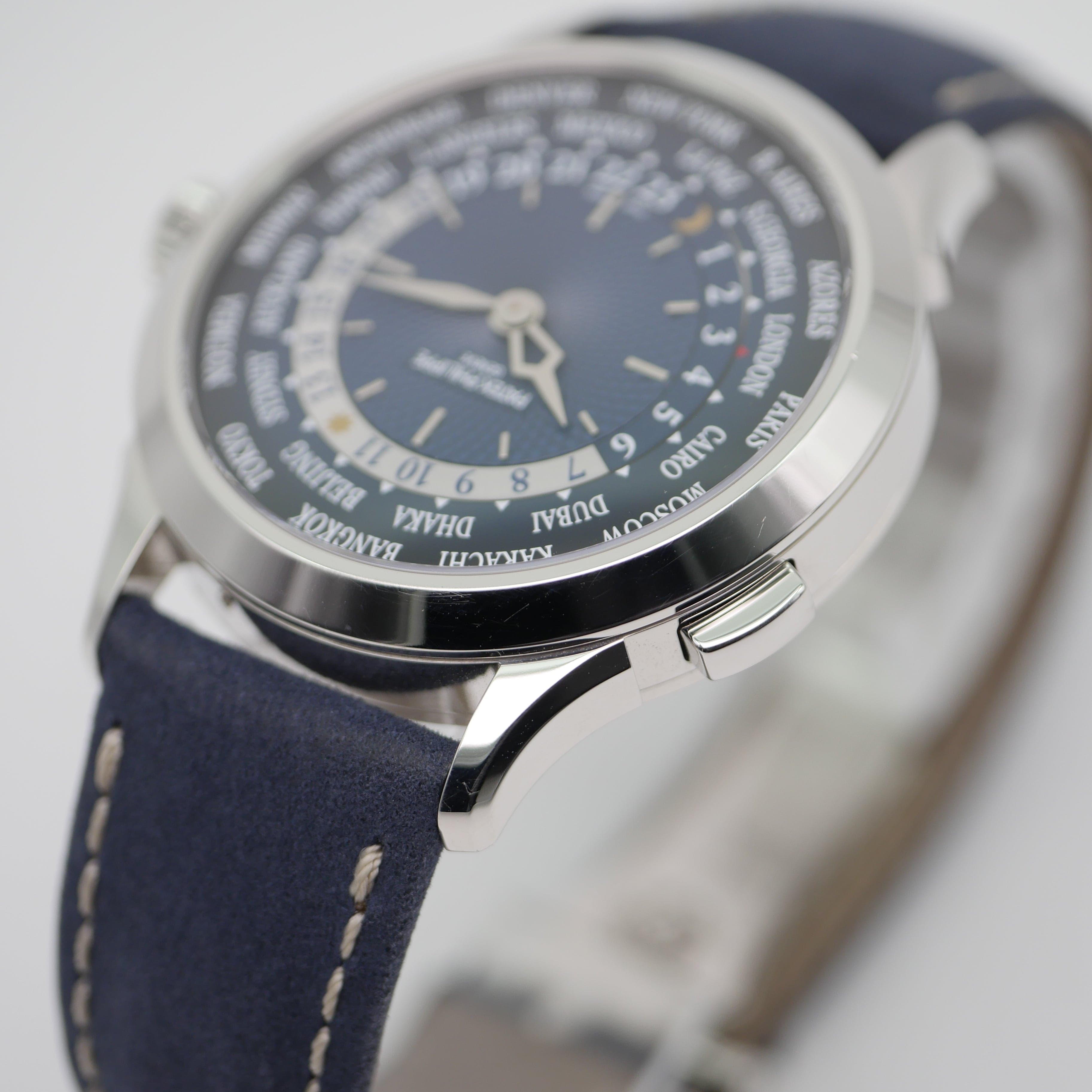 Patek Philippe World Time – Ref. 5230P-001, very good – Image 2/11