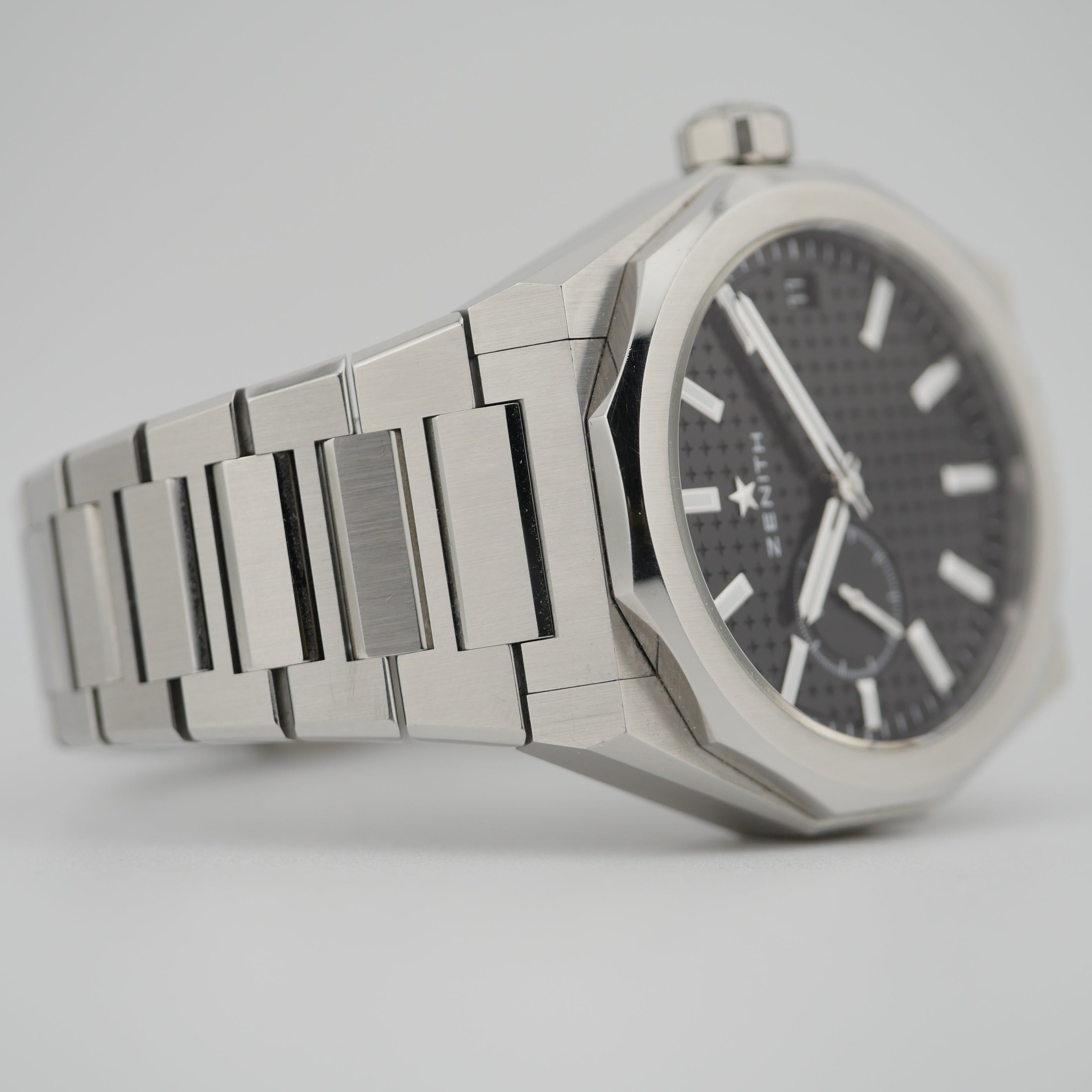Zenith Defy Skyline – Ref. 03.9300.3620/21.I001, Gut – 6/8