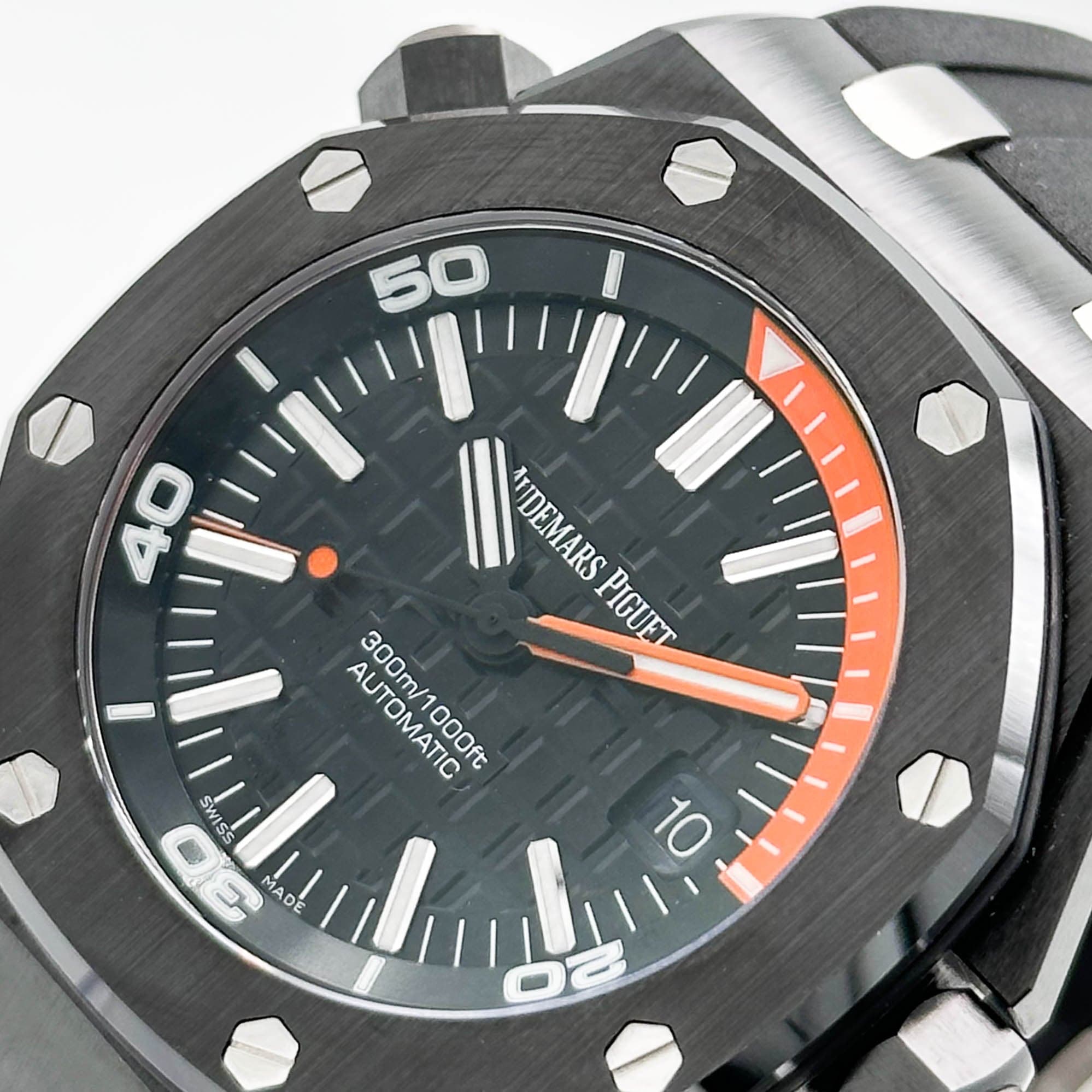 Audemars Piguet Royal Oak Offshore Diver – Ref. 15707CE.OO.A002CA.01, Gut – Bild 2/8