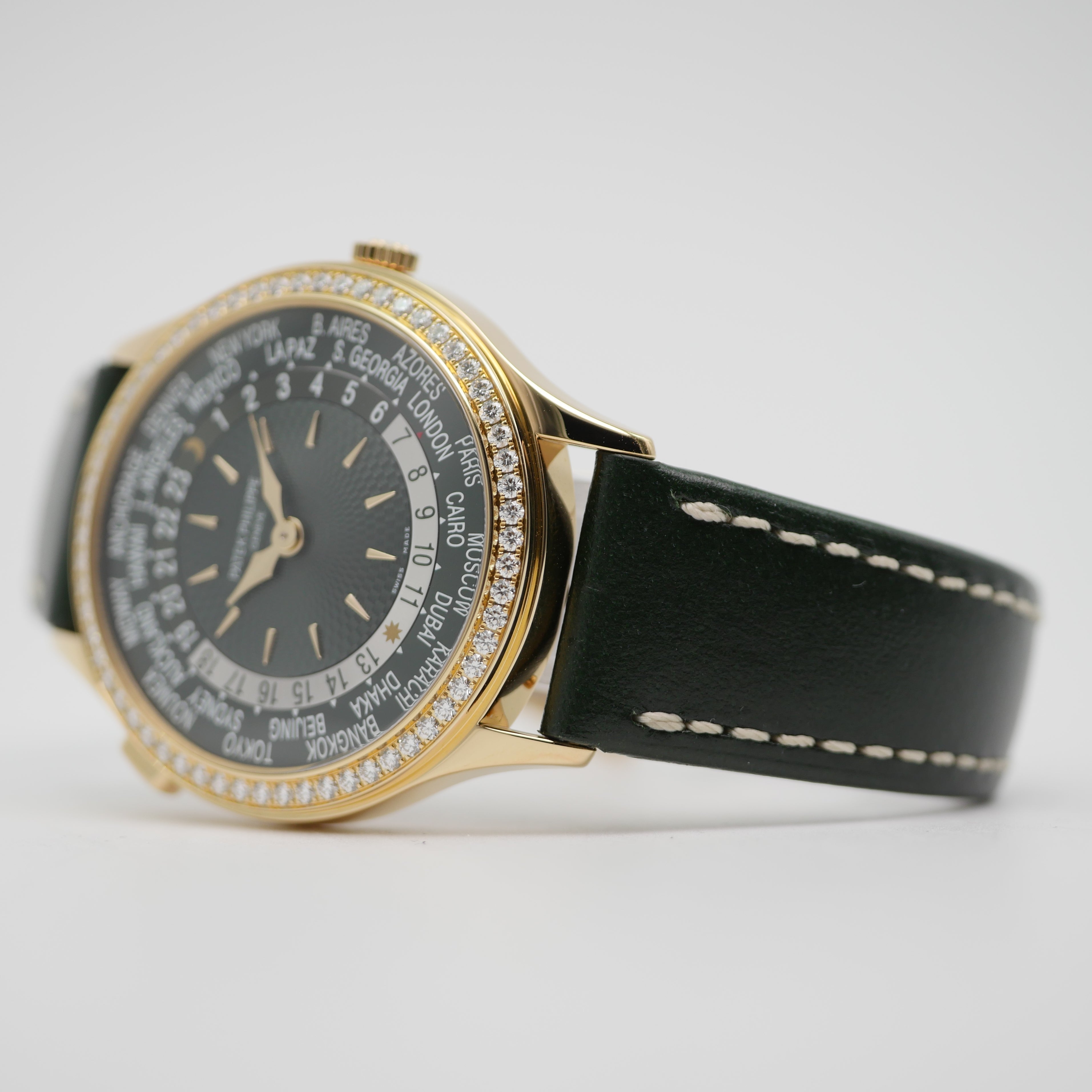 Patek Philippe World Time – Ref. 7130R-014, Gut – 3/9