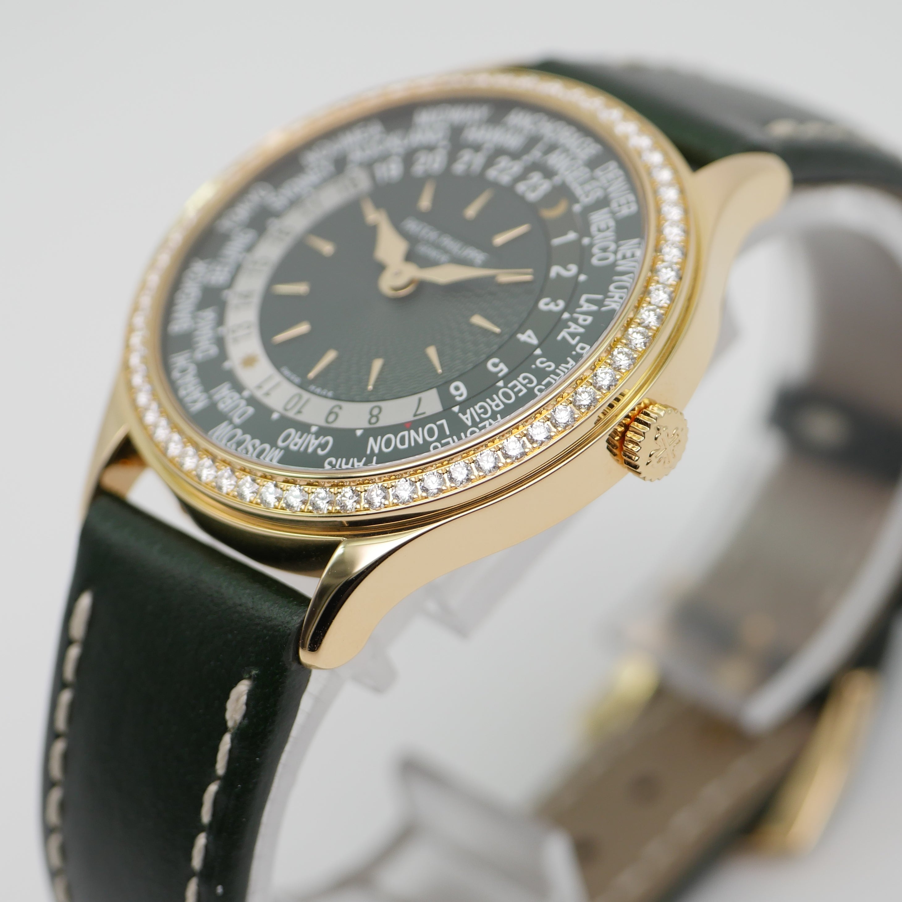 Patek Philippe World Time – Ref. 7130R-014, Gut – 5/9