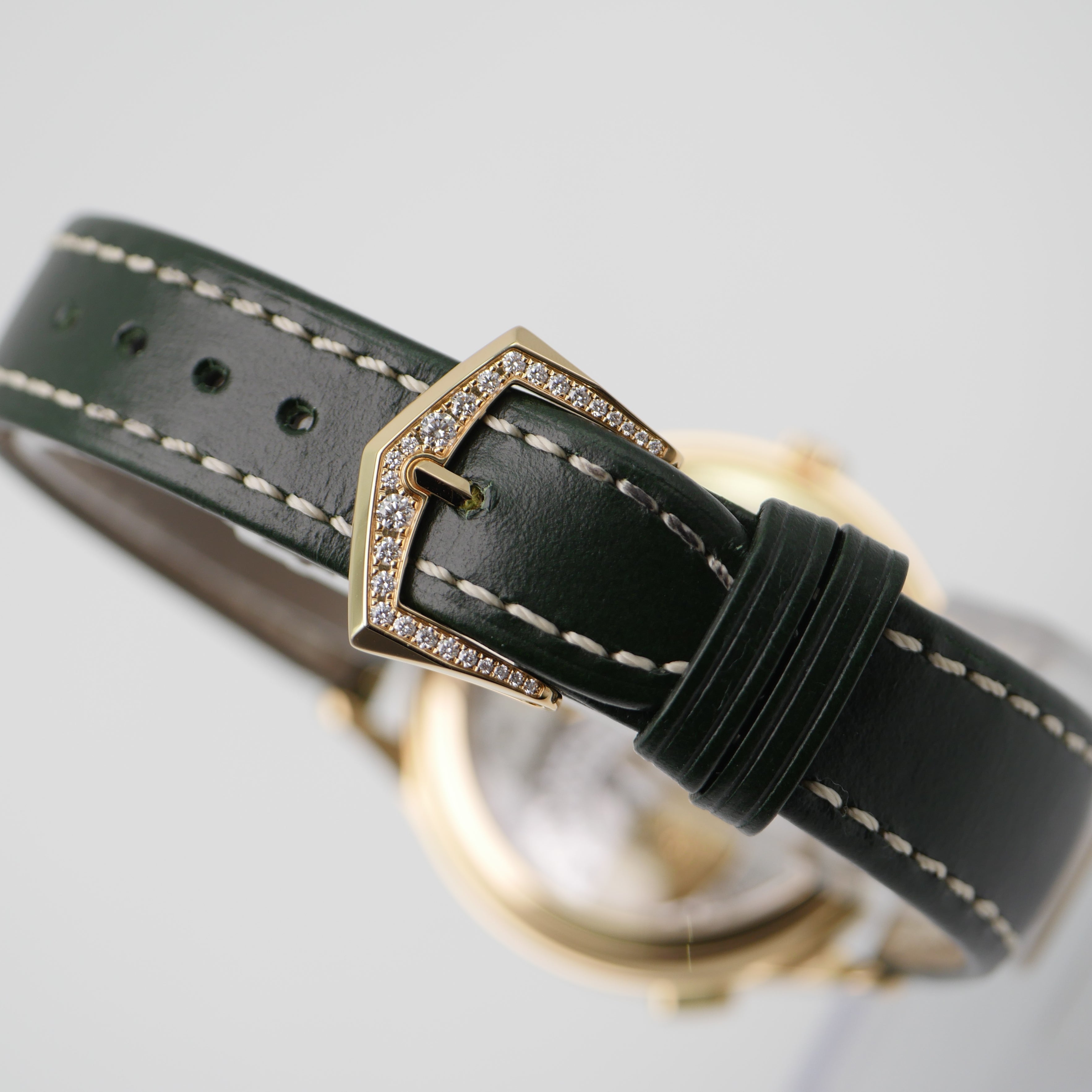 Patek Philippe World Time – Ref. 7130R-014, Gut – 7/9