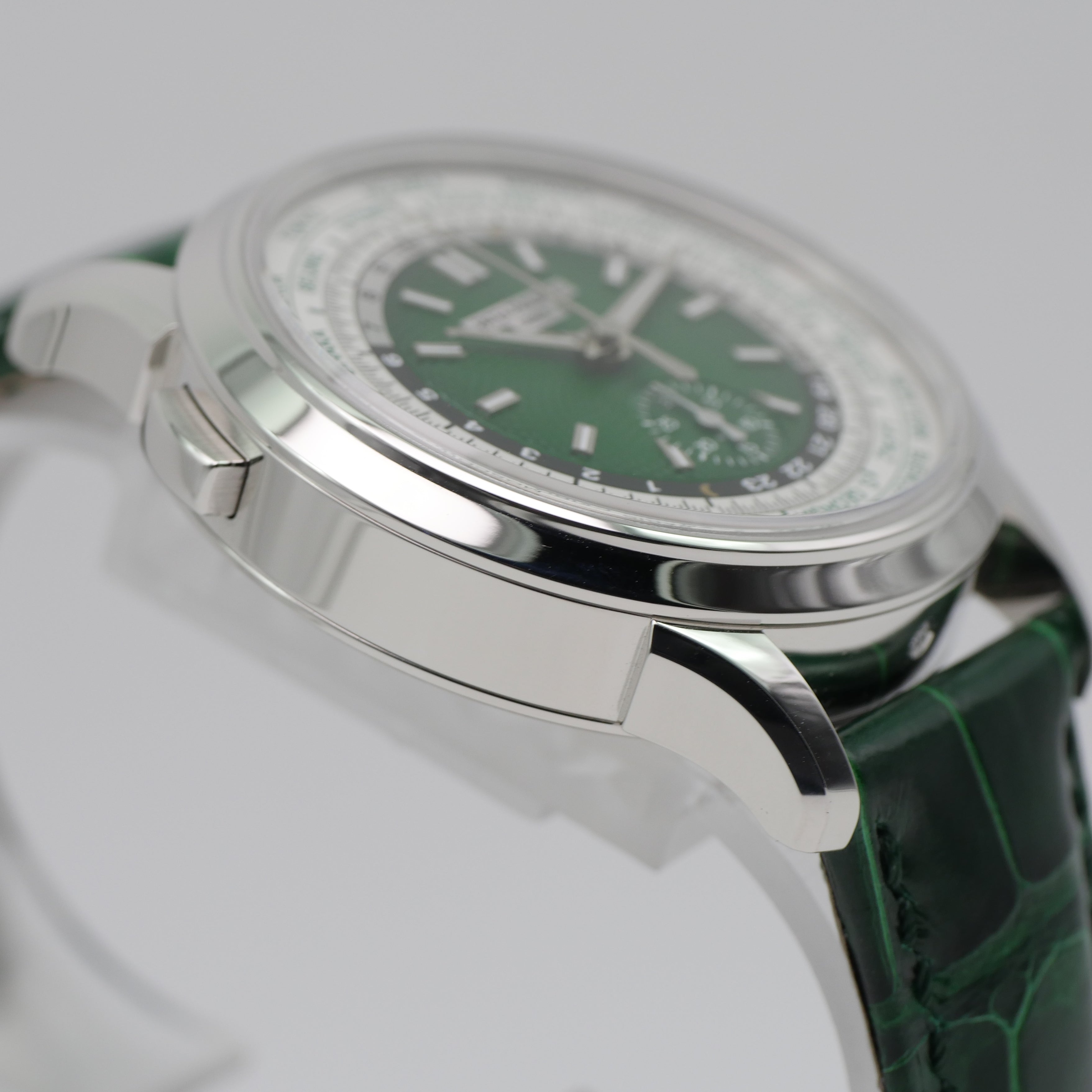 Patek Philippe Chronograph – Ref. 5930P-001, very good – 6/12