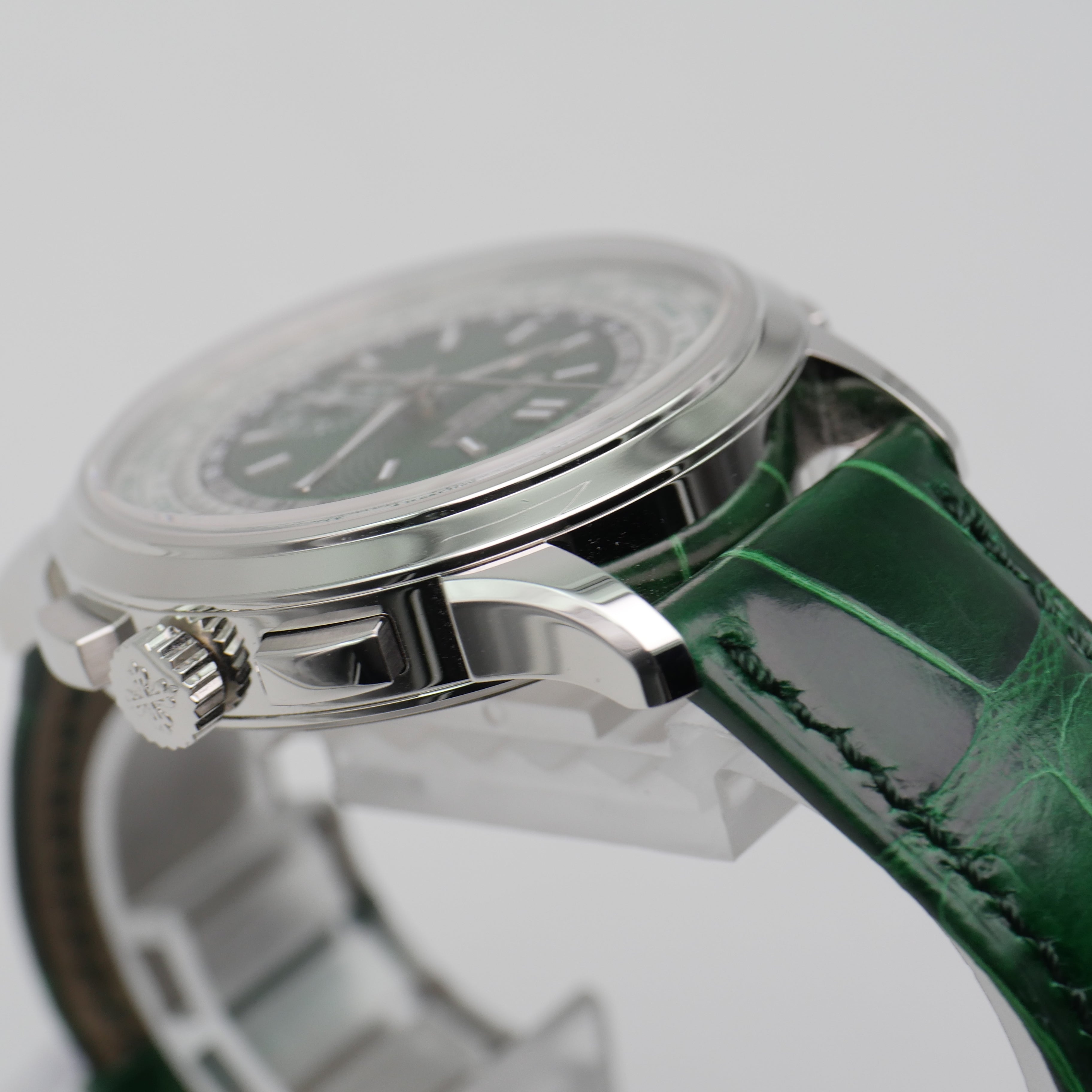 Patek Philippe Chronograph – Ref. 5930P-001, very good – 10/12
