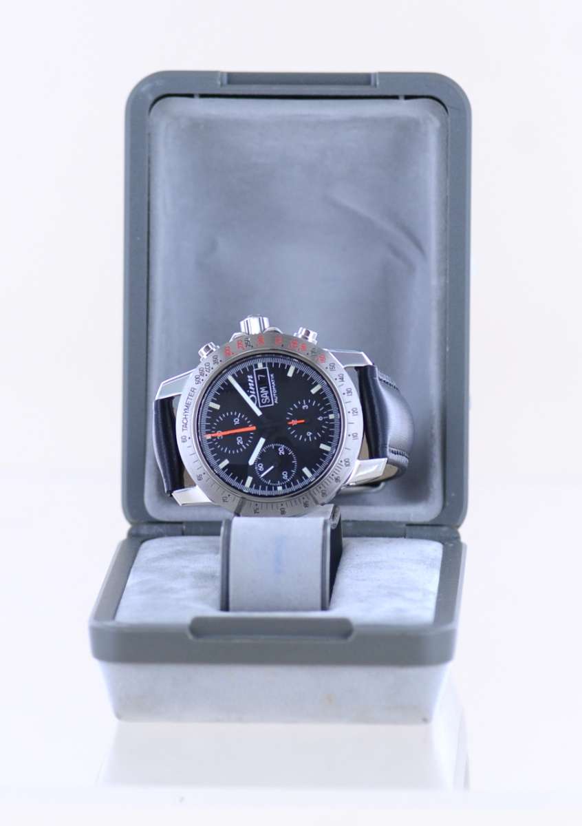 Sinn Autofahrerchronograph Day-Date – Ref. 12824, Sehr gut – Bild 2/3