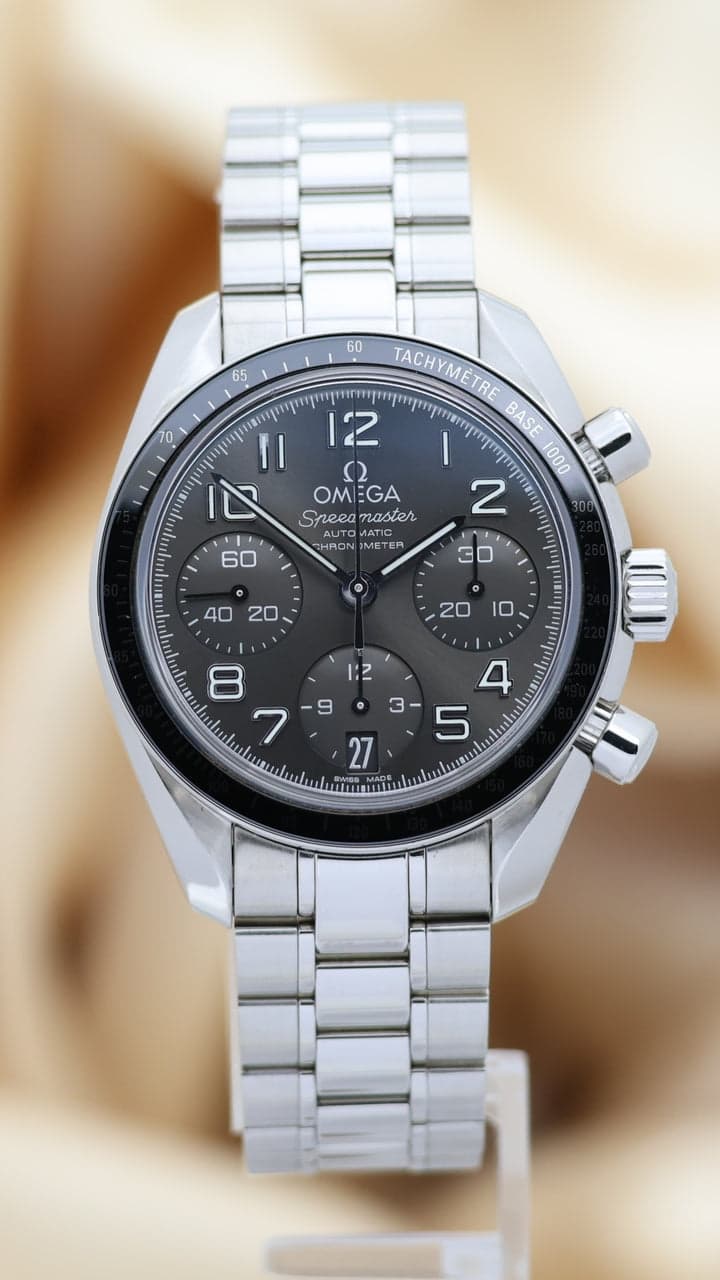 Omega Speedmaster (Non-Moonwatch) – Ref. 32430384006001, Sehr gut