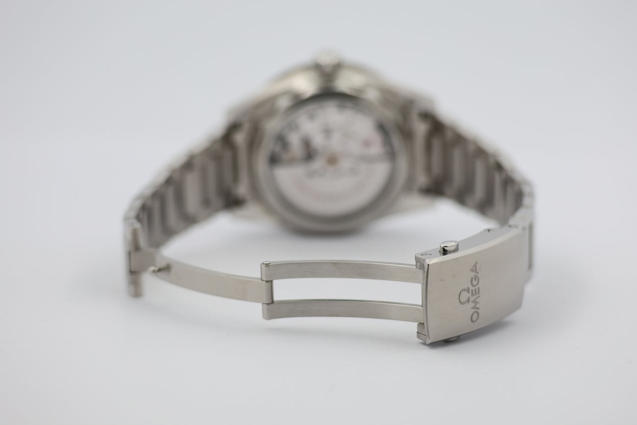 Omega Seamaster 300 – Ref. 23430412103001, very good – 6/10
