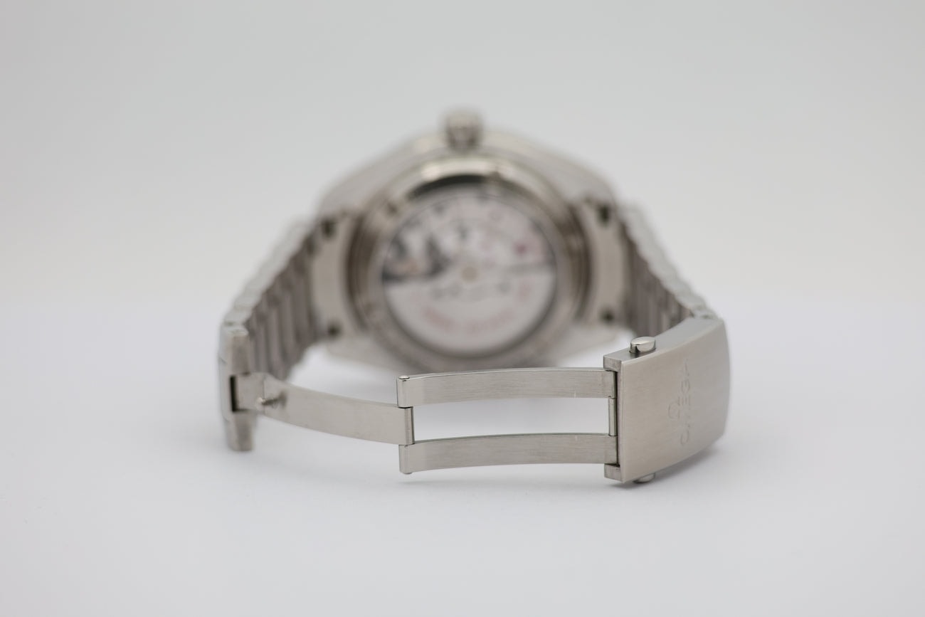 Omega Seamaster Planet Ocean – Ref. 23230422101003, Sehr gut – 6/10