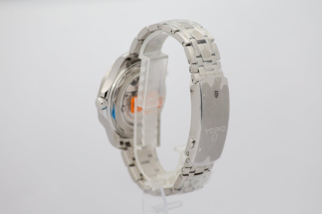 Omega Seamaster Diver 300M – Ref. 21030422004001, New – 10/10