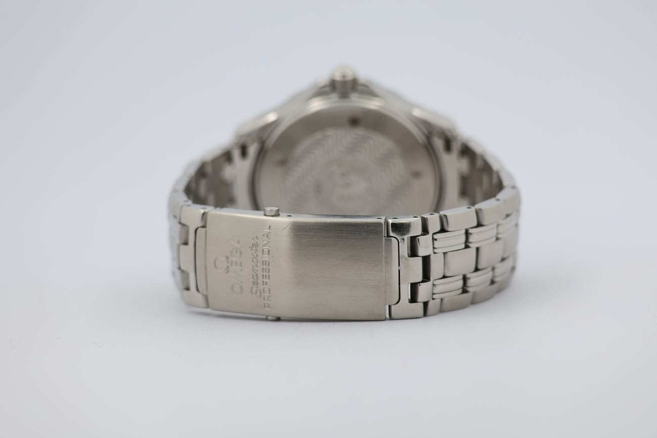 Omega Seamaster Diver 300M – Ref. 25318000, Gut – 4/10