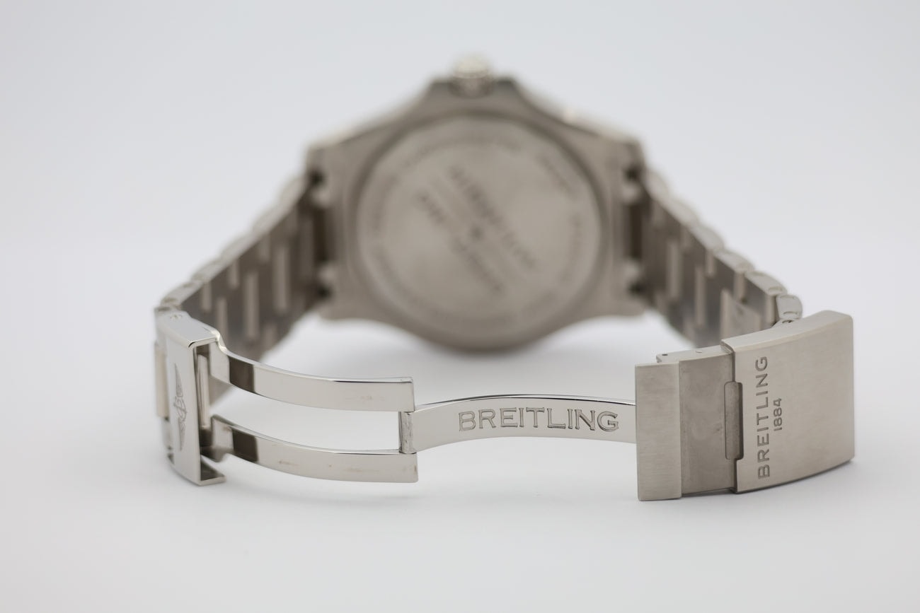 Breitling Avenger GMT – Ref. A32395, very good – 6/10