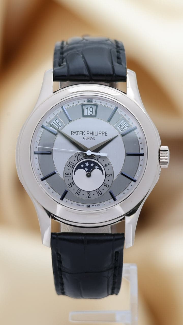 Patek Philippe Annual Calendar – Ref. 5205G, Sehr gut – Bild 1/9