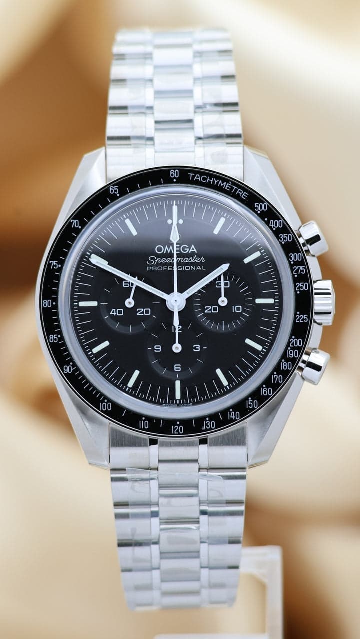 Omega Speedmaster Moonwatch – Ref. 31030425001002, Gut – Bild 1/10