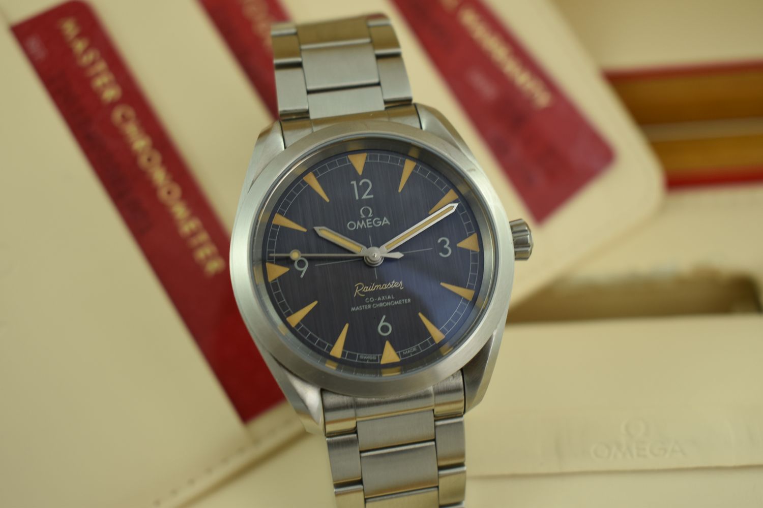 Omega Railmaster – Ref. 220.10.40.20.01.001, very good – 8/10