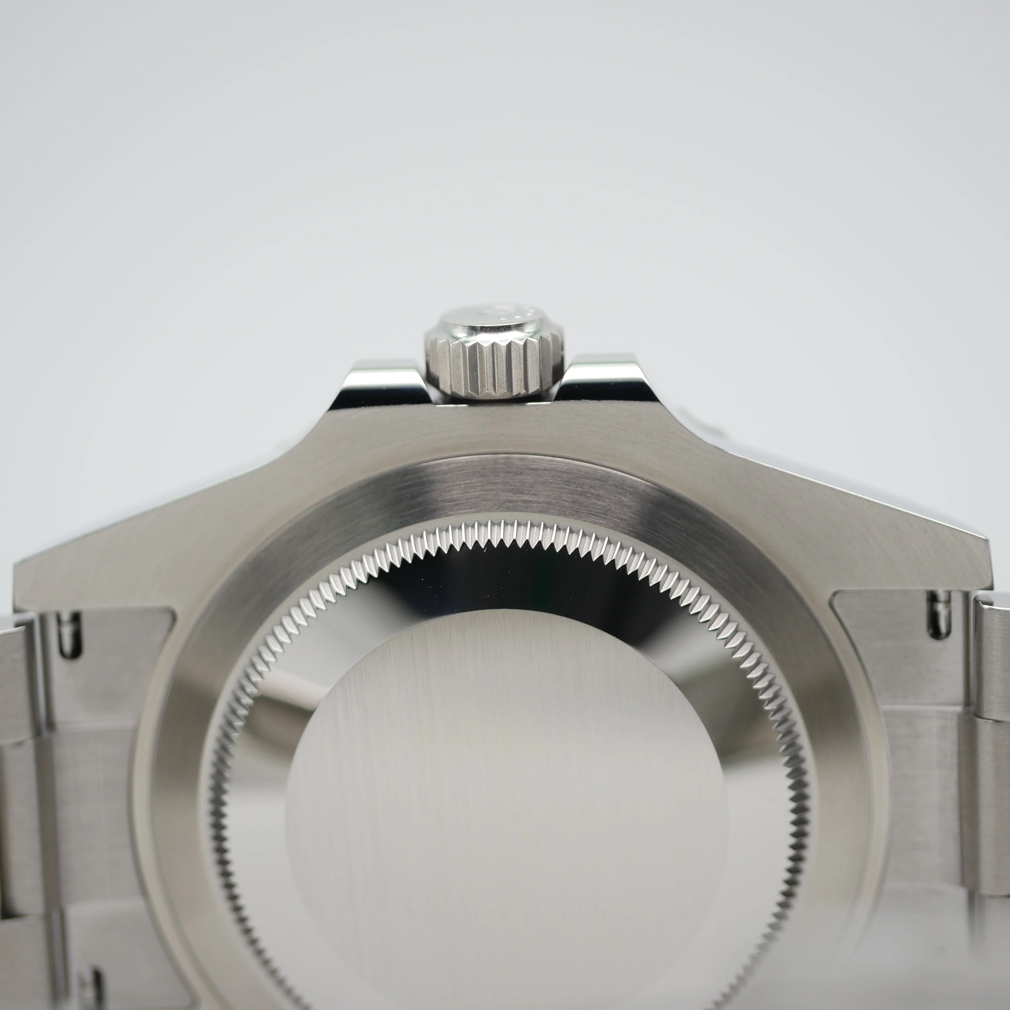 Rolex Submariner – Ref. 126610LN, Gut – 4/12