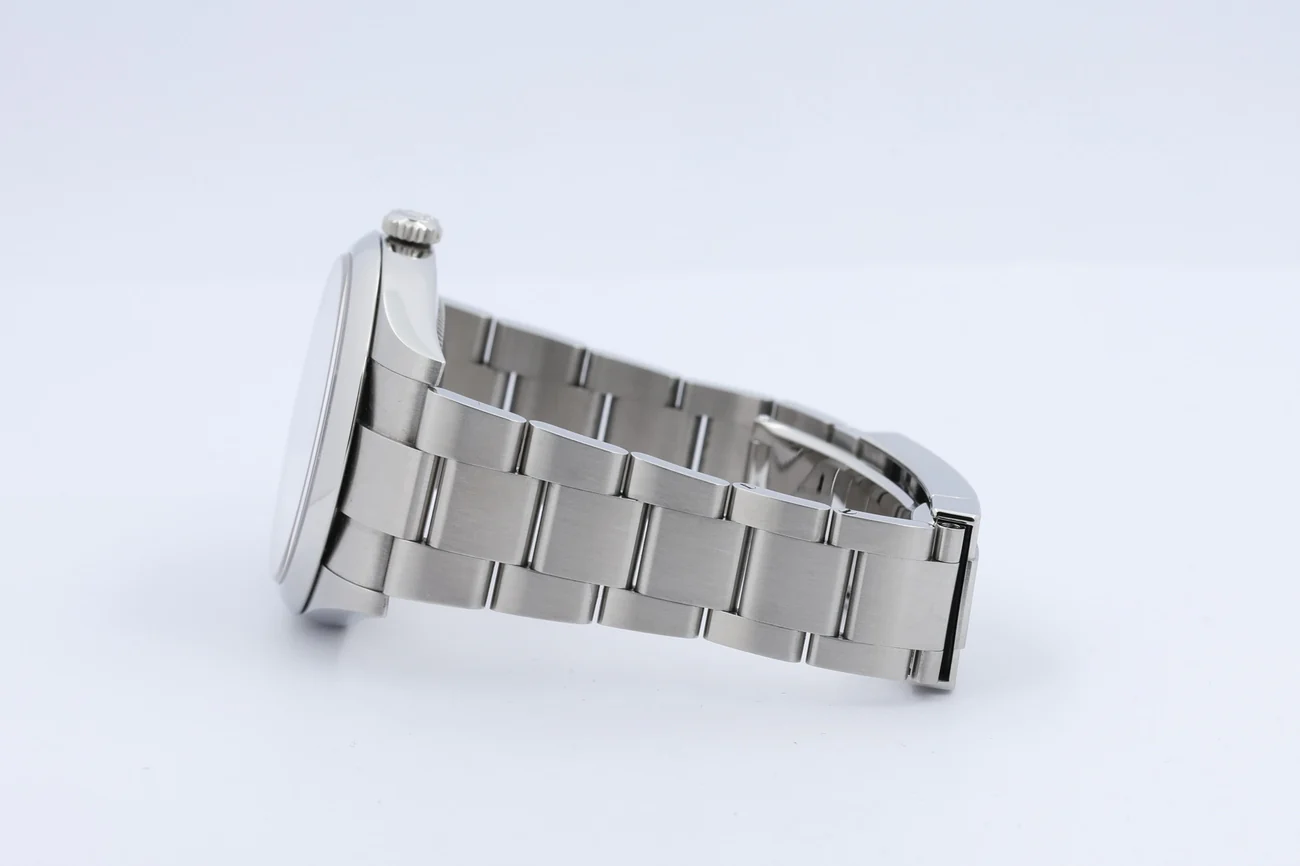 Rolex Oyster Perpetual – Ref. 124300, very good – 5/10