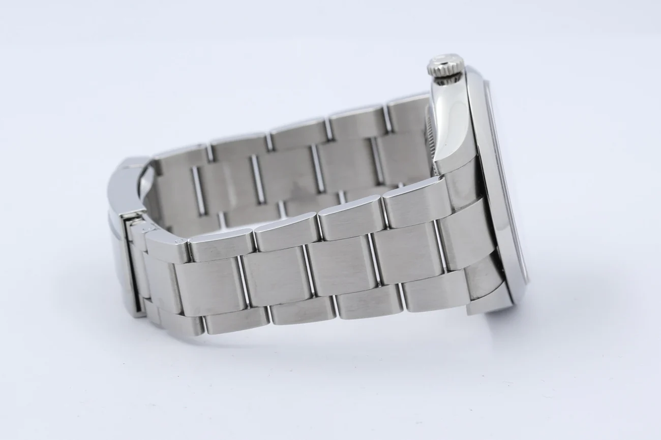Rolex Oyster Perpetual – Ref. 124300, very good – 8/10