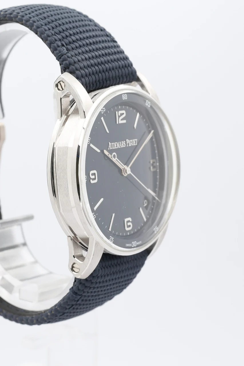 Audemars Piguet Code 11.59 – Ref. 15210BC, Sehr gut – Bild 2/9