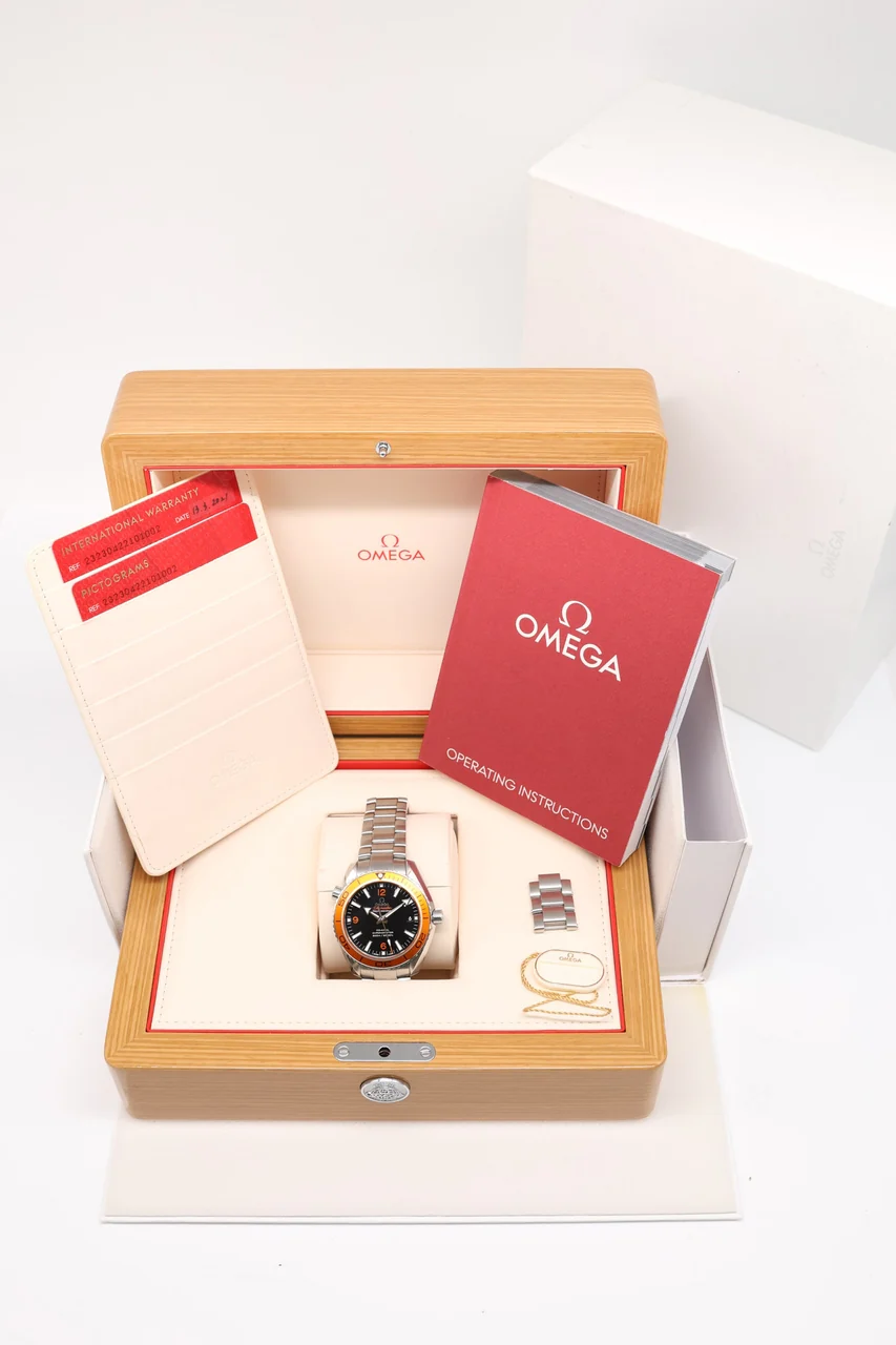 Omega Seamaster Planet Ocean – Ref. 23230422101002, Sehr gut – 8/10