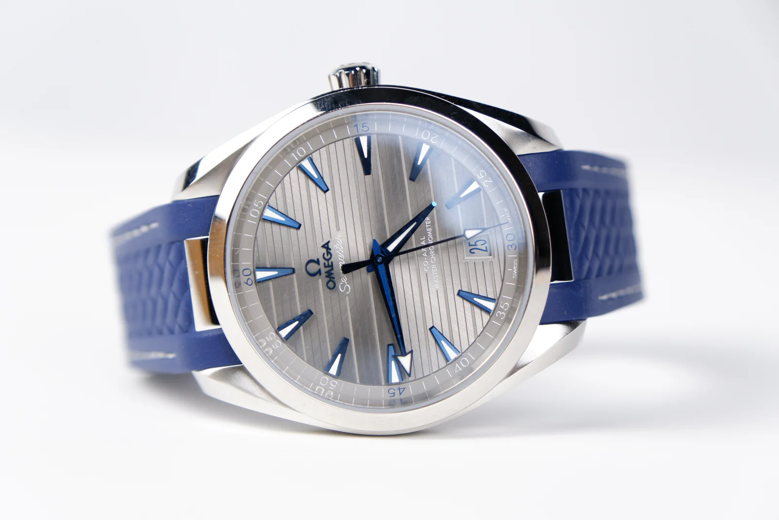Omega Aqua Terra – Ref. 220.12.41.21.06.001, like new – 1/3