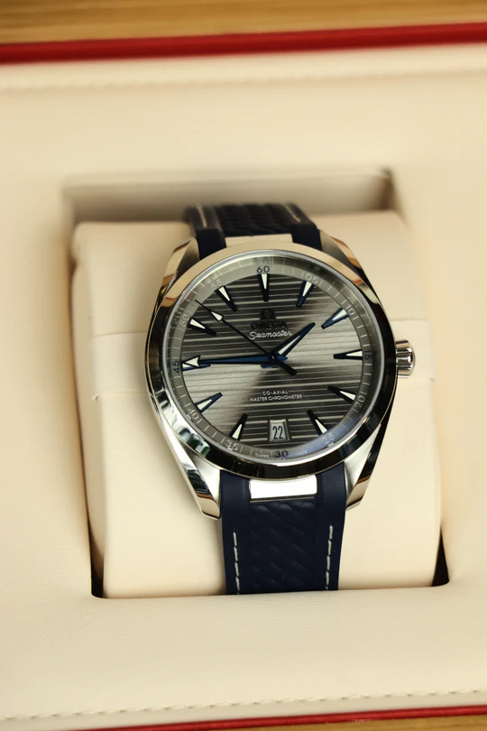 Omega Aqua Terra – Ref. 220.12.41.21.06.001, like new – 3/3