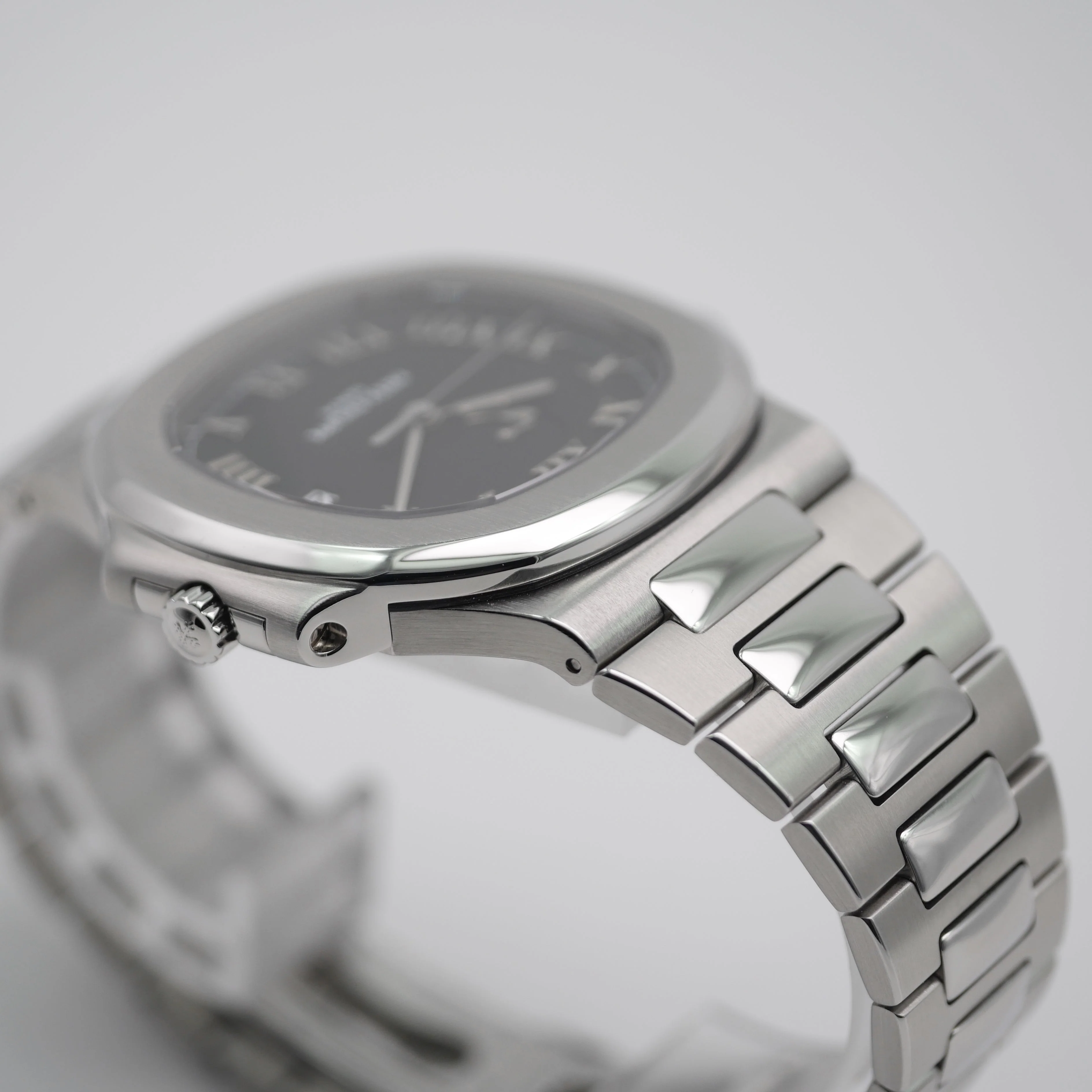Patek Philippe Nautilus – Ref. 3710/1A, Sehr gut – Bild 2/11
