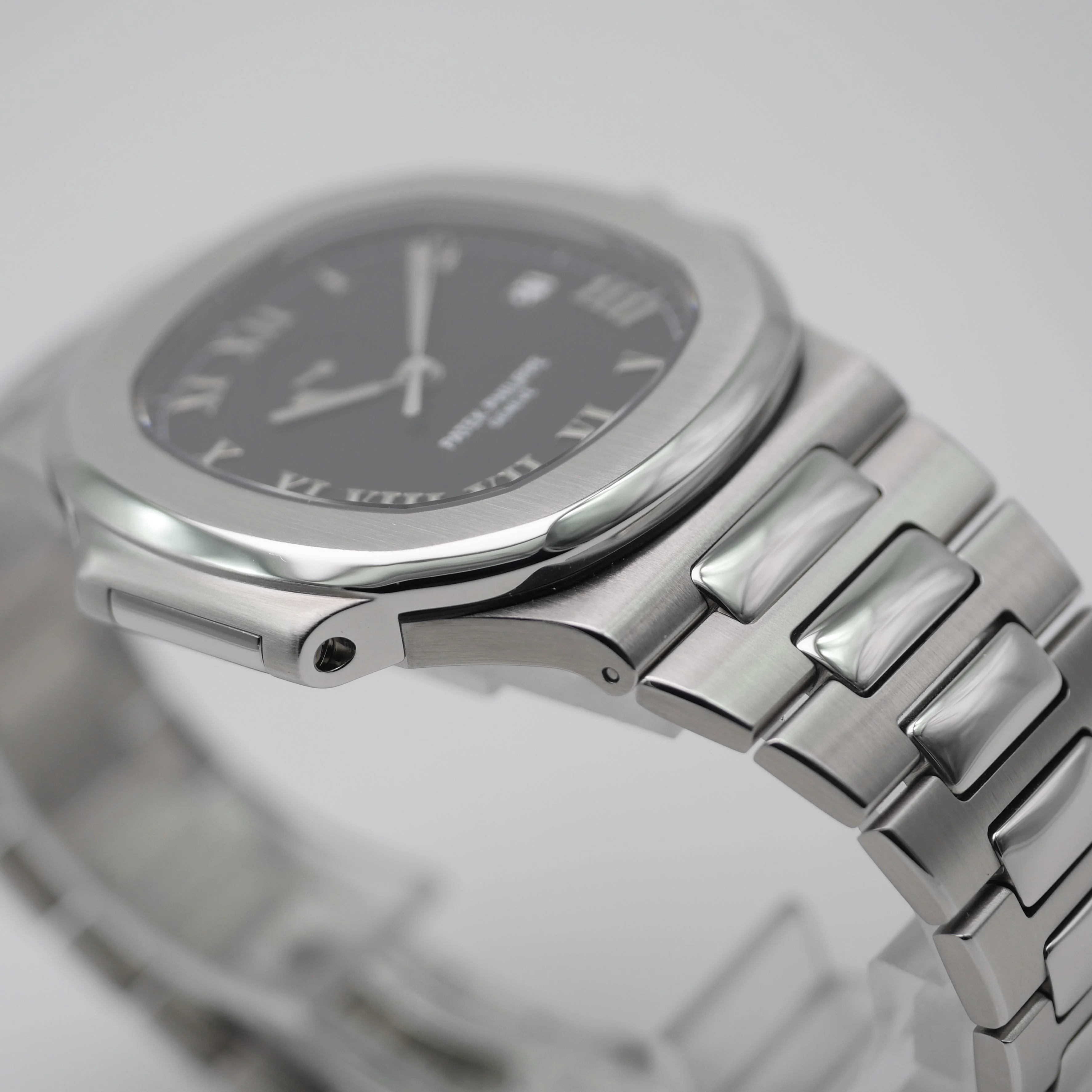 Patek Philippe Nautilus – Ref. 3710/1A, Sehr gut – Bild 2/11