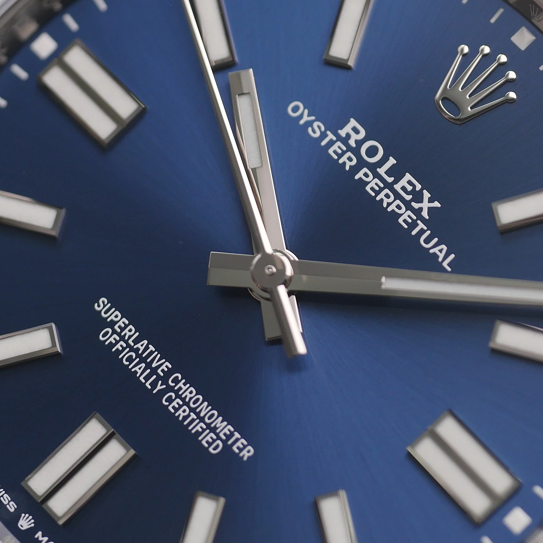 Rolex Oyster Perpetual – Ref. 124300, New – 4/10