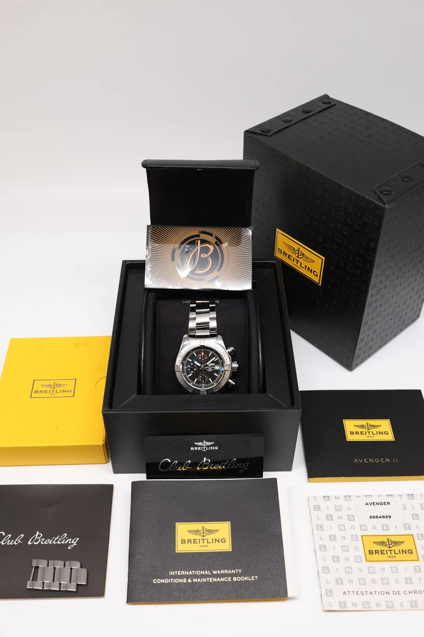 Breitling Avenger – Ref. A13381, very good – 9/10