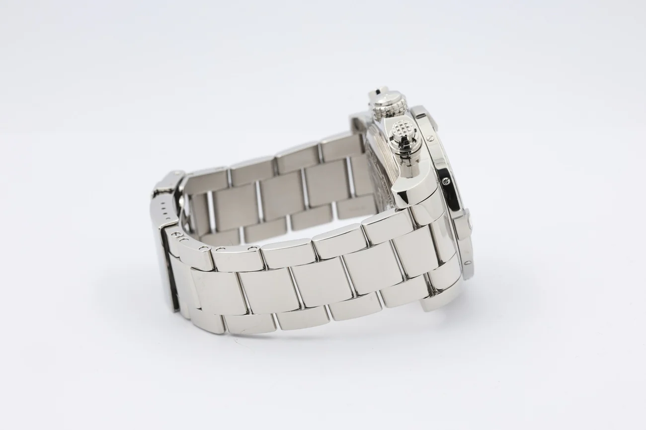 Breitling Avenger – Ref. A13381, very good – 3/10