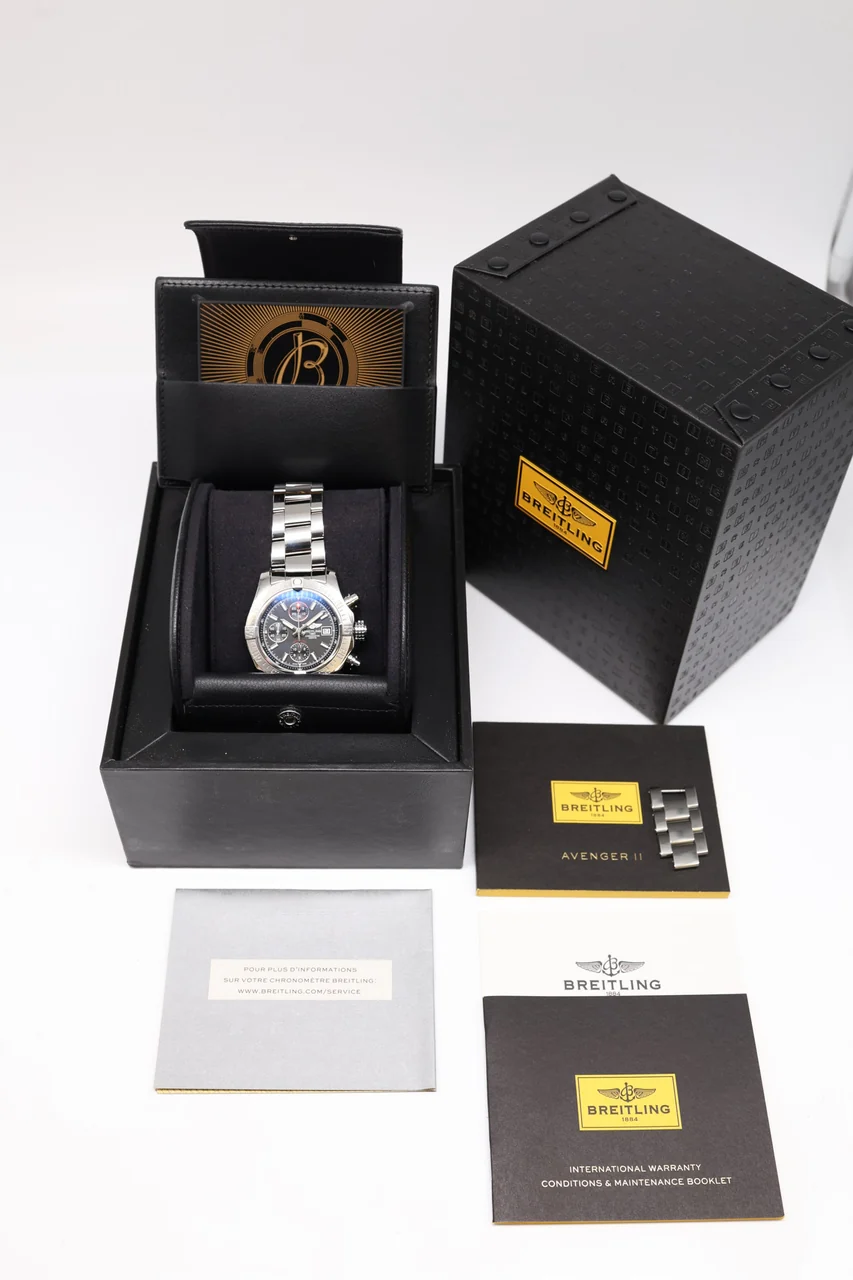 Breitling Avenger – Ref. A13381, very good – 9/10