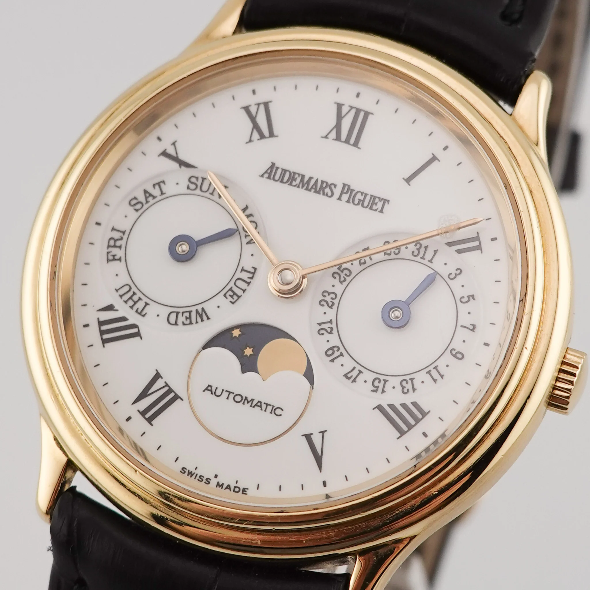 Audemars Piguet Jour et Date – Ref. 25589BA, Sehr gut – 5/8