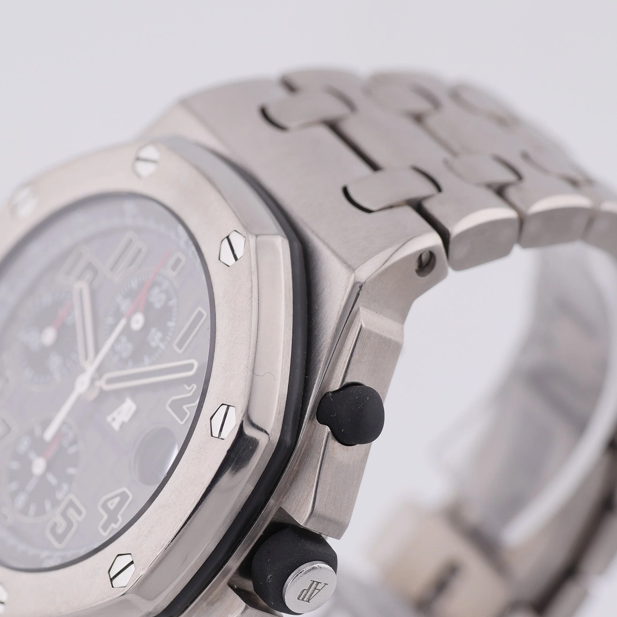 Audemars Piguet Royal Oak Offshore Chronograph – Ref. 26170TI.OO.1000TI.01, Sehr gut – 5/9