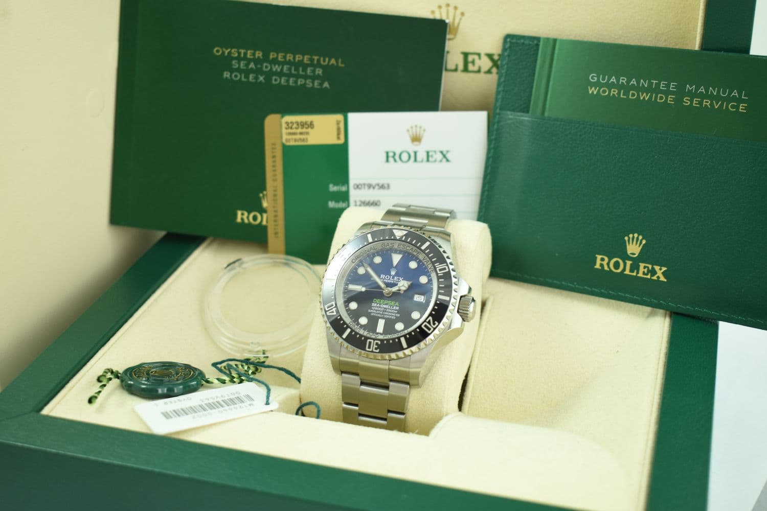Rolex Sea-Dweller – Ref. 126660, Gut – Bild 2/9