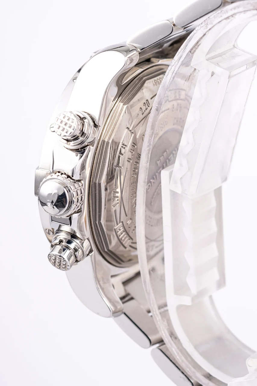 Breitling Avenger – Ref. A133813, very good – 3/10