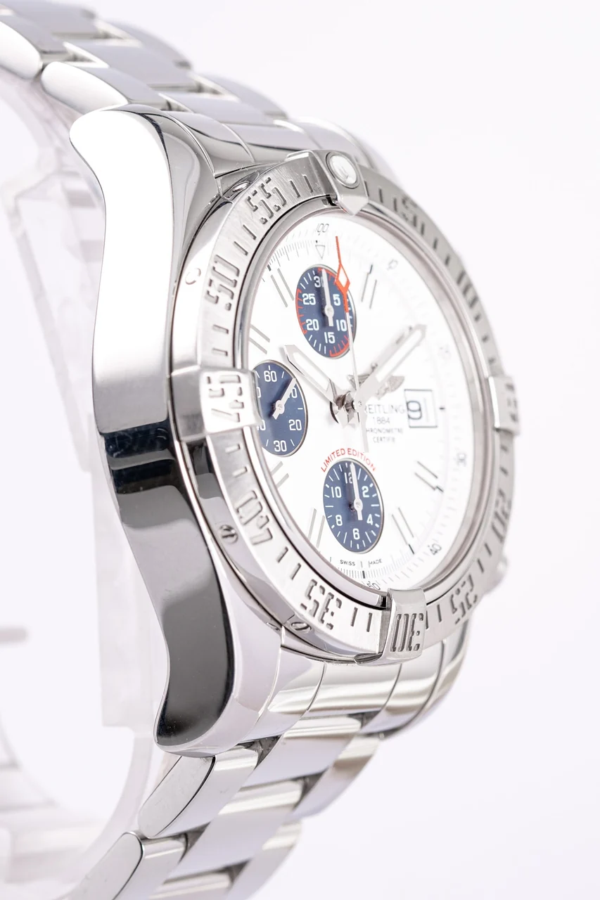 Breitling Avenger – Ref. A133813, very good – 4/10