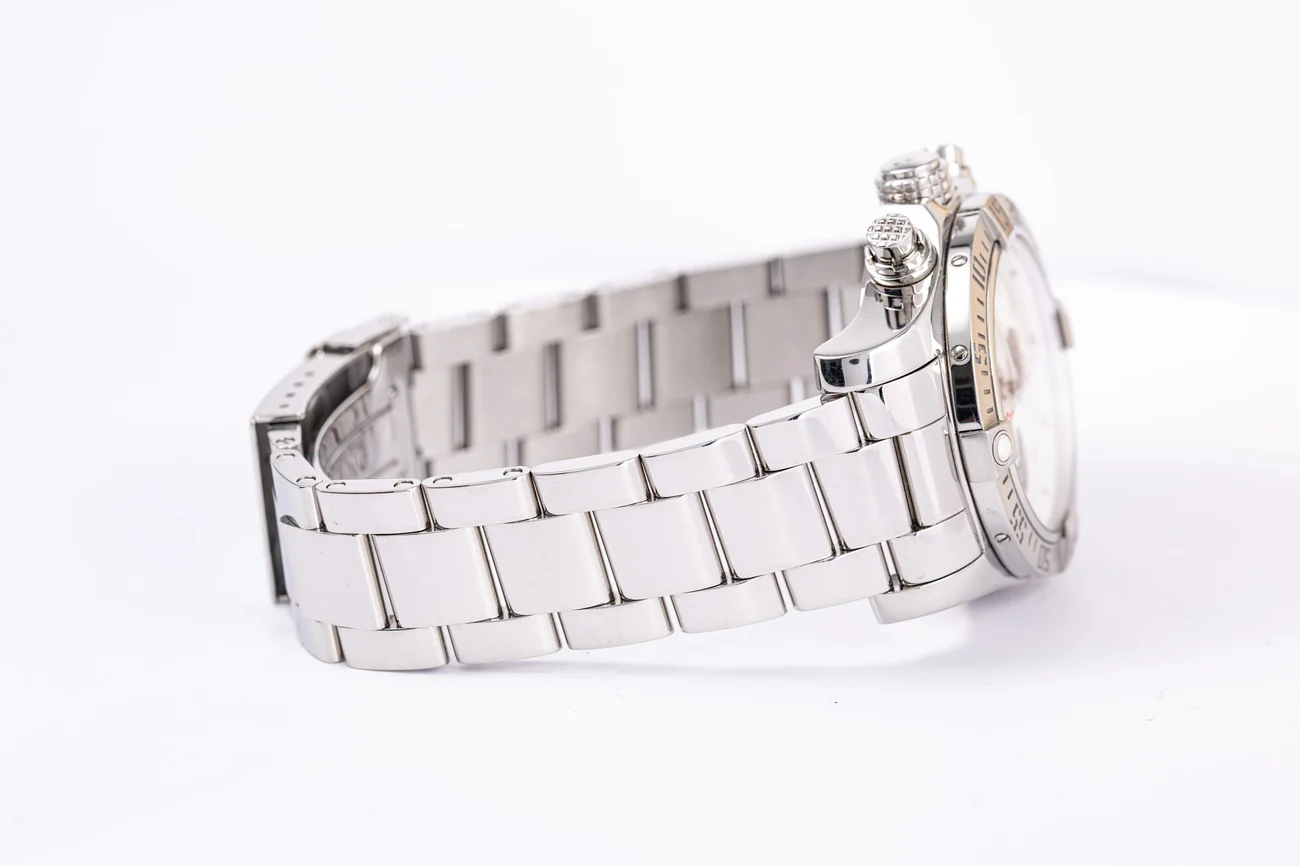 Breitling Avenger – Ref. A133813, very good – 6/10