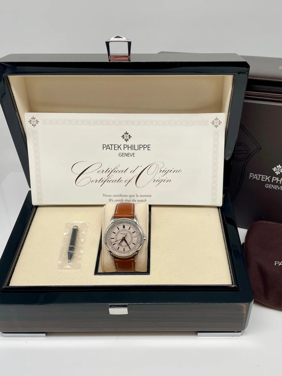 Patek Philippe Annual Calendar – Ref. 5212A-001, Sehr gut – 5/7