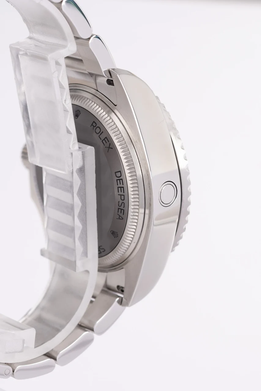 Rolex Sea-Dweller – Ref. 136660, Sehr gut – 4/10