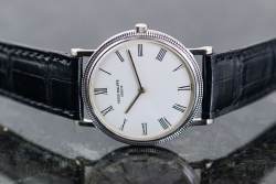 Patek Philippe Calatrava – Ref. 3520/00D, Sehr gut – 10/19