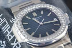 Patek Philippe Nautilus – Ref. 5713/1G-001, Gebraucht – 14/20