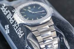 Patek Philippe Nautilus – Ref. 5713/1G-001, Gebraucht – 19/20