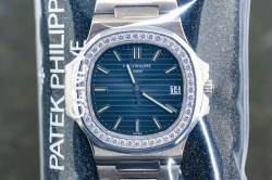 Patek Philippe Nautilus – Ref. 5713/1G-001, Gebraucht – 20/20
