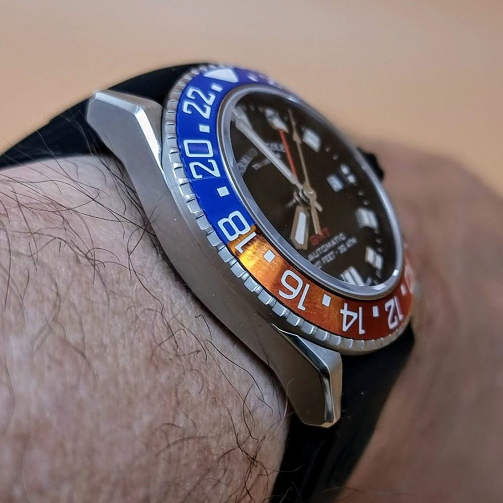 Armand Nicolet JS9-41 GMT – Ref. A487BGN-NR-GG2710N, Gut – 12/16