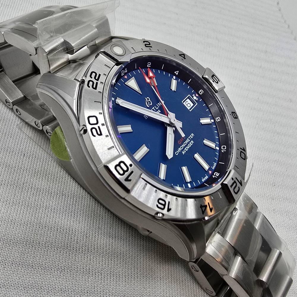 Breitling Avenger – Ref. A32320101C1A1, Gut – 4/15