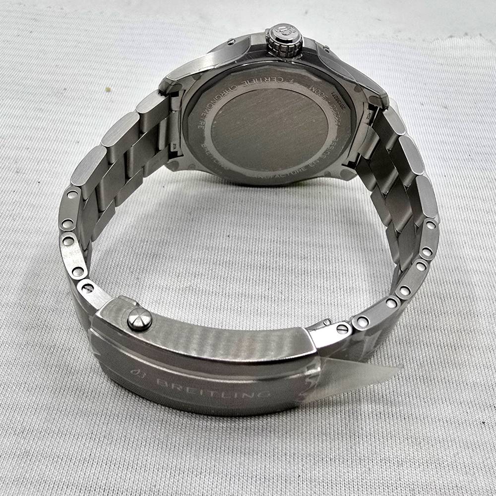 Breitling Avenger – Ref. A32320101C1A1, Gut – 8/15