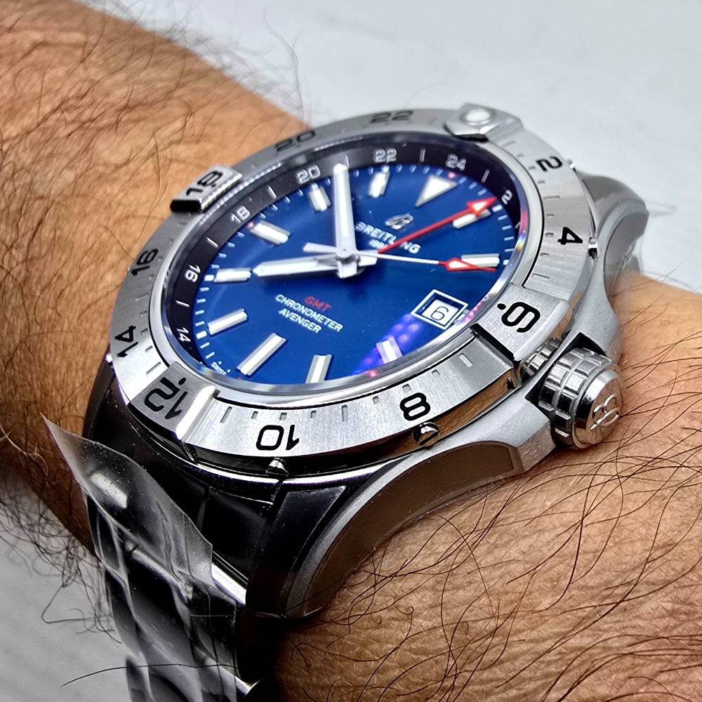 Breitling Avenger – Ref. A32320101C1A1, good – 10/15