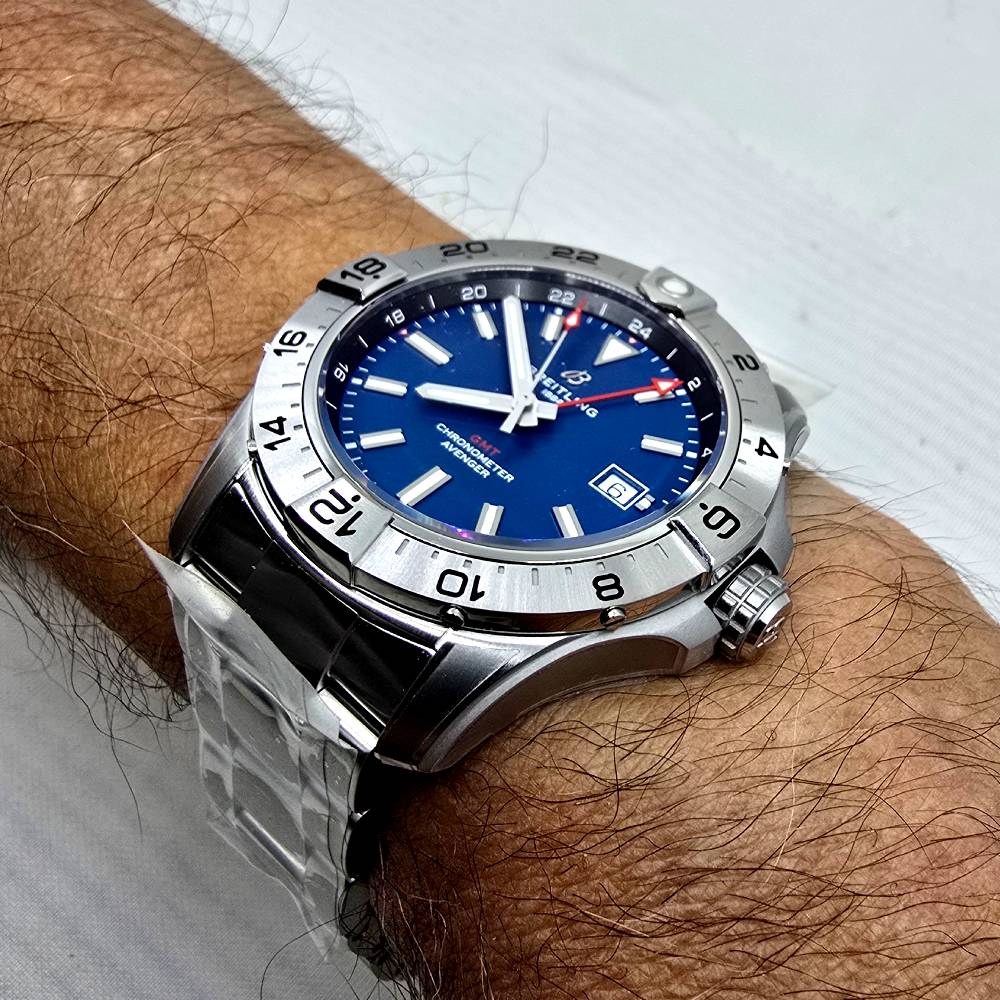 Breitling Avenger – Ref. A32320101C1A1, Gut – 12/15