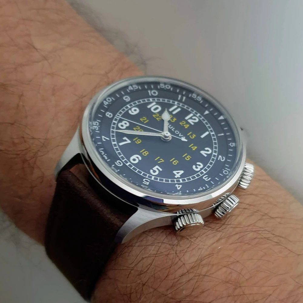 Bulova Pilot A-15 GMT – Ref. 96A245, Gut – 13/14